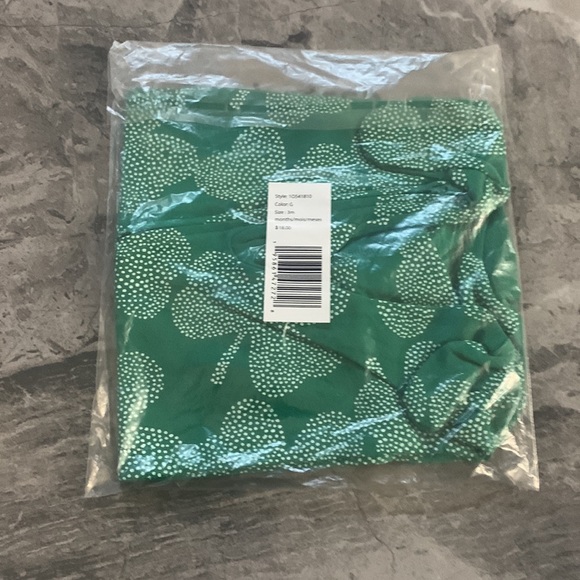 Carter's - Shamrock Print Footed Pajamas Onesie - 2 Way Zipper - 3 Months - NWT - Picture 5 of 16